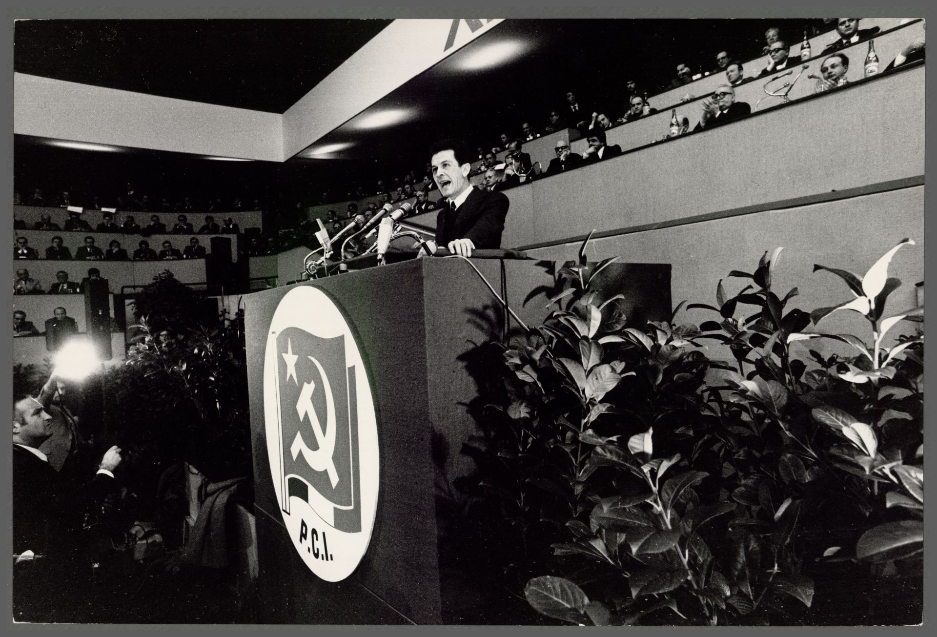 Enrico Berlinguer a Milano al XIII Congresso del PCI, il 13 marzo 1972